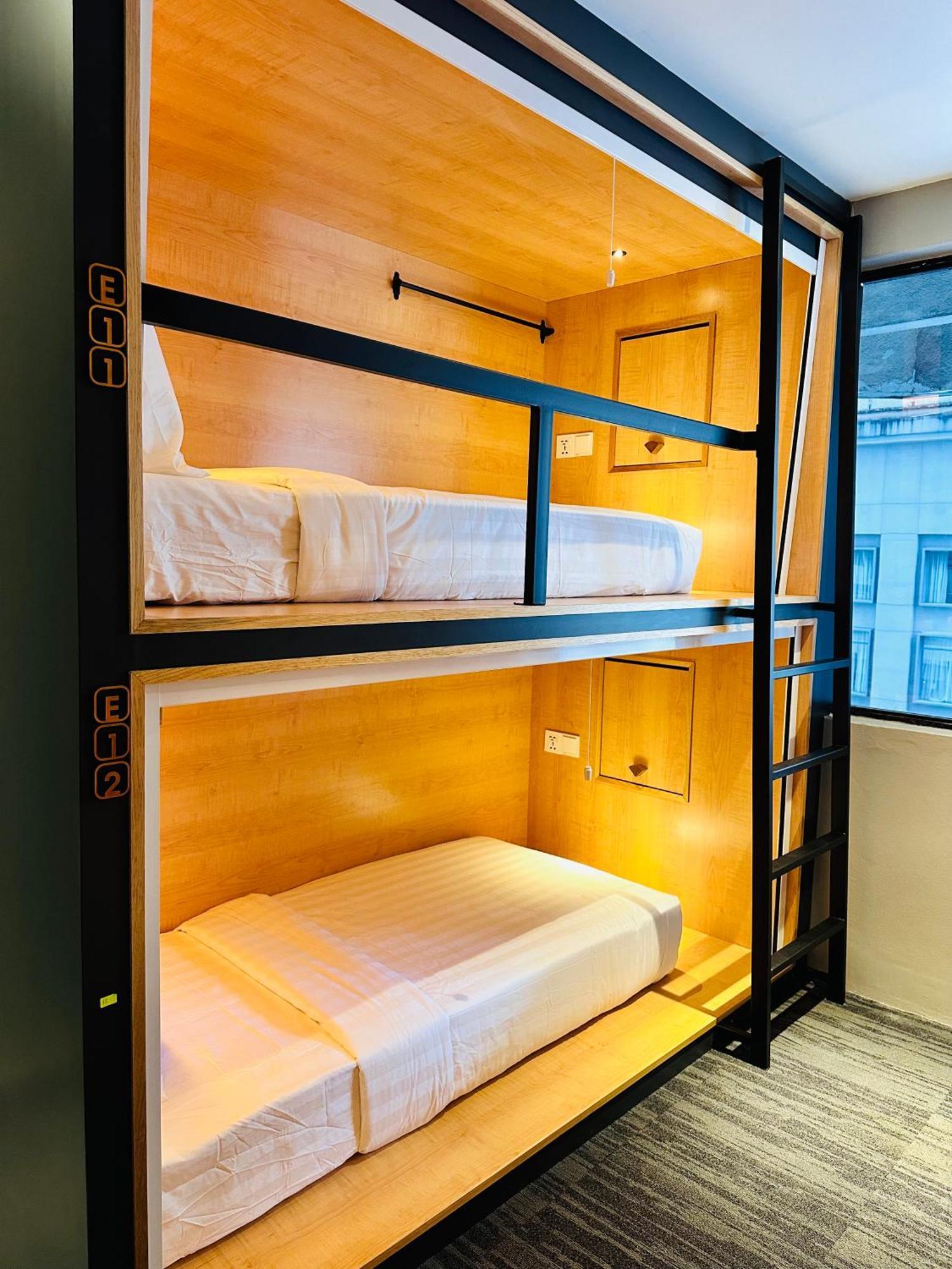 The Bed Klcc Hostel Куала Лумпур Екстериор снимка